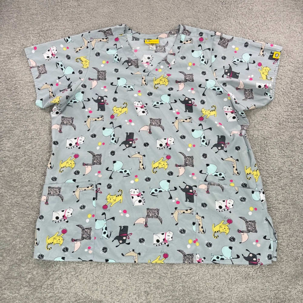 WonderWink Cat Dog Print Scrub Top Gray V-Neck Plus Size 2X Veterinary Medical